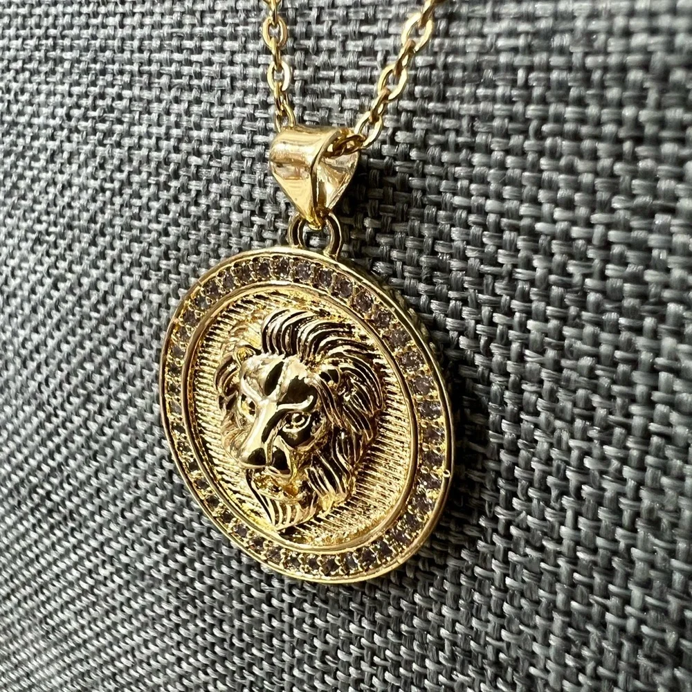 Fashion Jewelry Unisex Chain 24” Inches Lion With Rhinestones Around the…☑️